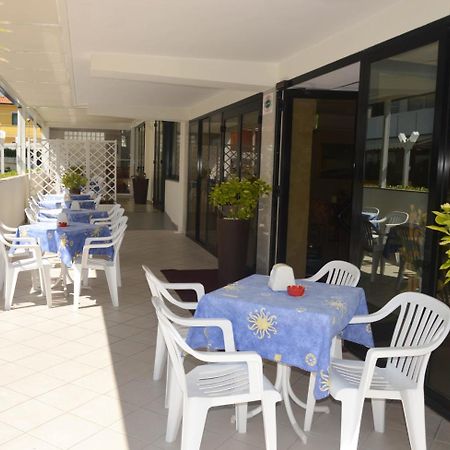 Hotel Karin Marebello Екстер'єр фото