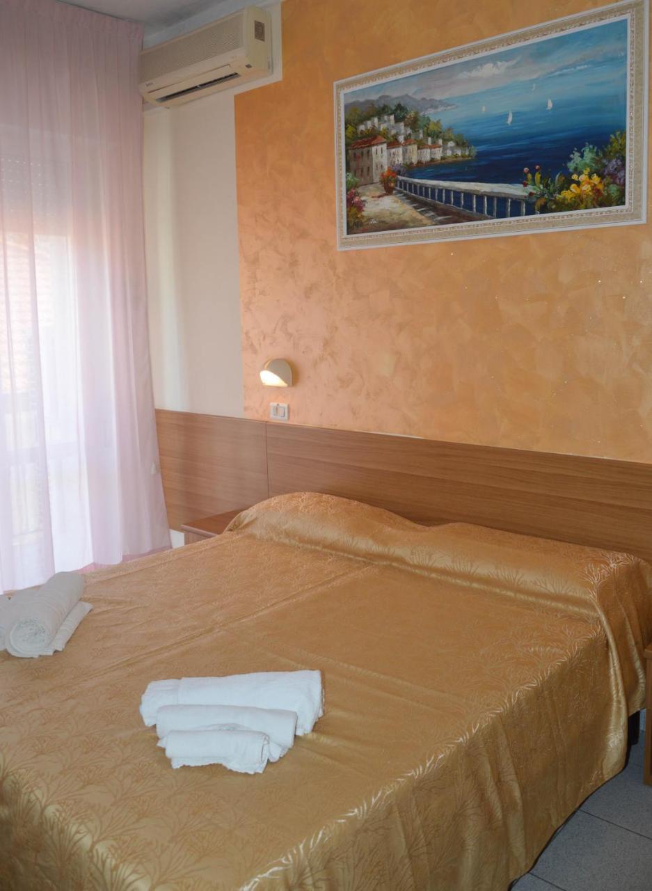Hotel Karin Marebello Екстер'єр фото