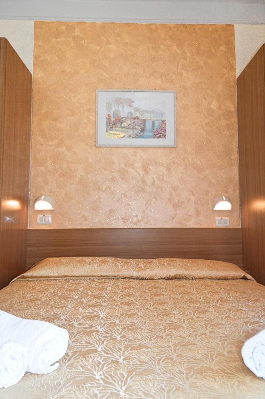 Hotel Karin Marebello Екстер'єр фото